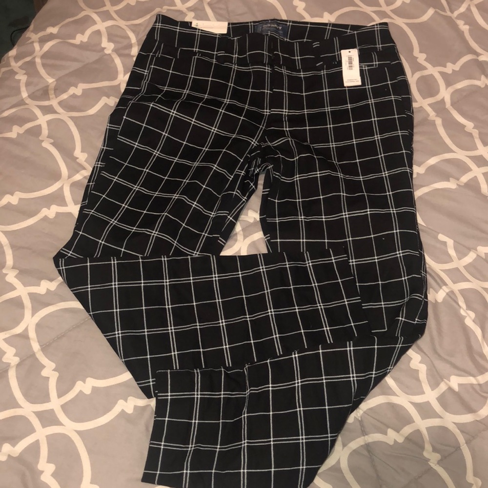 Mid rise ankle length dress slacks